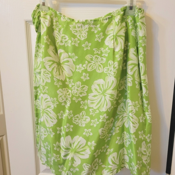 Vintage Silk Blouse and Skirt - Size Medium - Like New - Picture 5 of 5